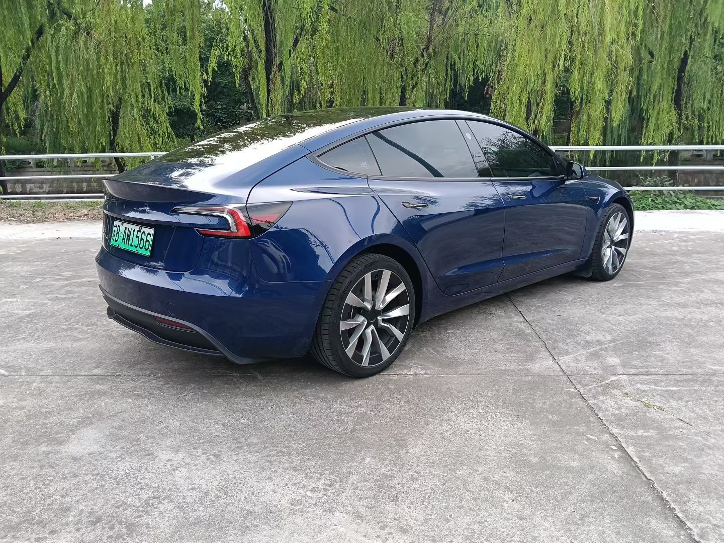 Tesla Model 3 2025 car image #3