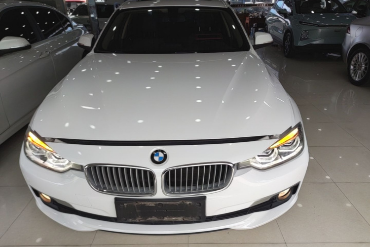 BMW 3 Series 2018 #3 BMW 3 Series 2018 car image #3