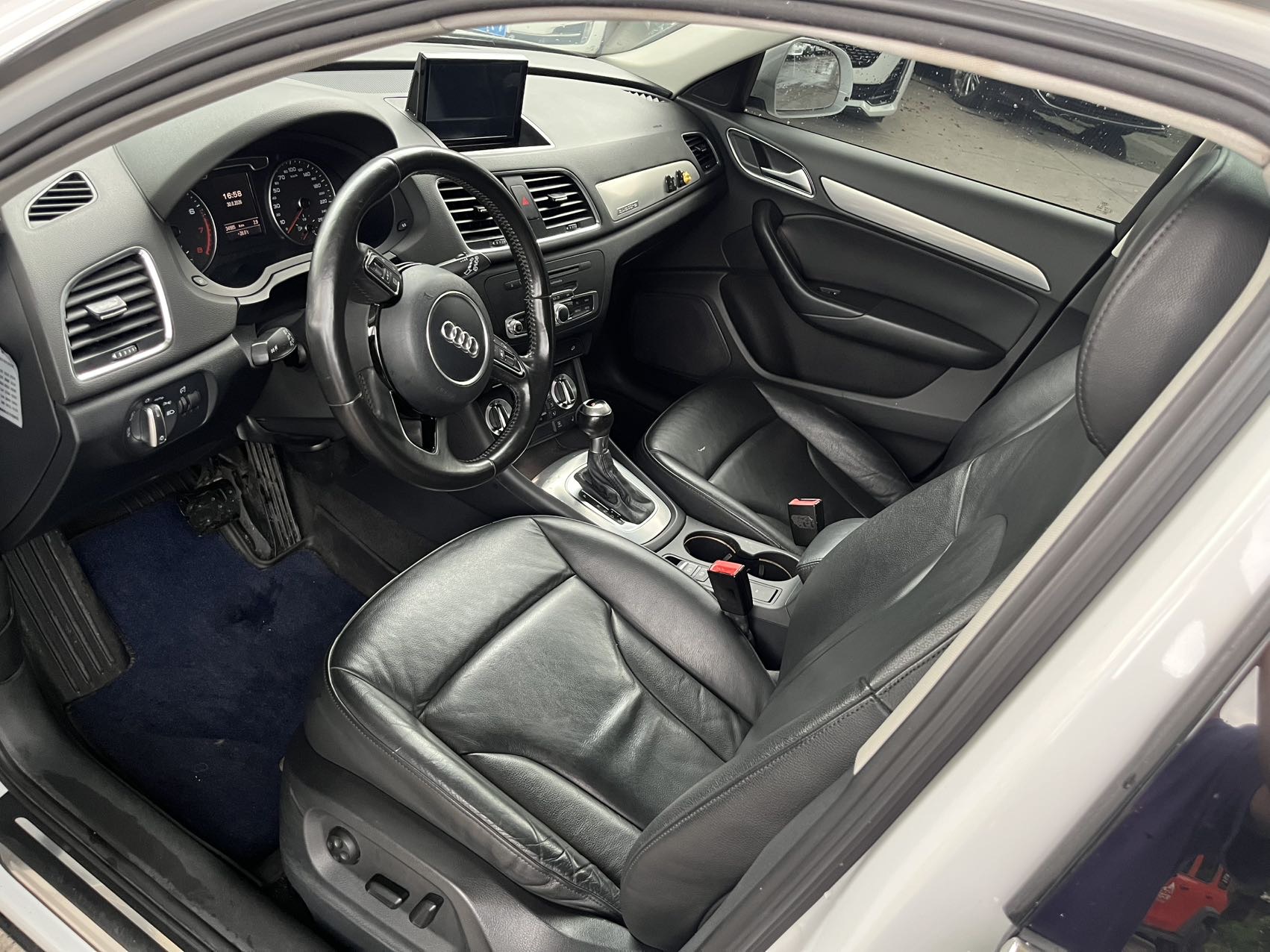 Audi Q3 2015 #9 Audi Q3 2015 car image #9