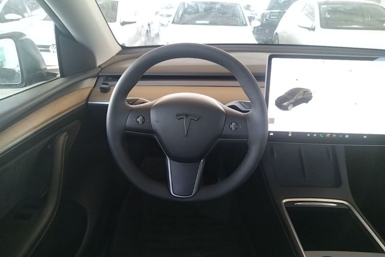 Tesla Model Y 2021 #16 Tesla Model Y 2021 immagine di auto #16