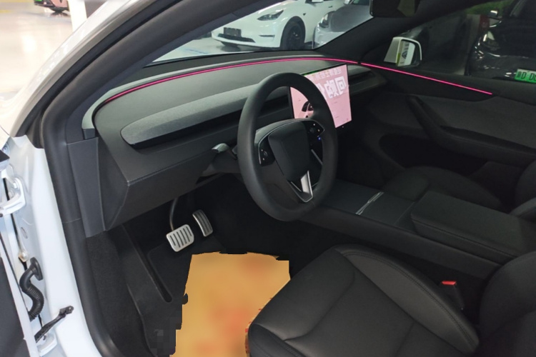 Tesla Model Y 2026 #16 Tesla Model Y 2026 car image #16