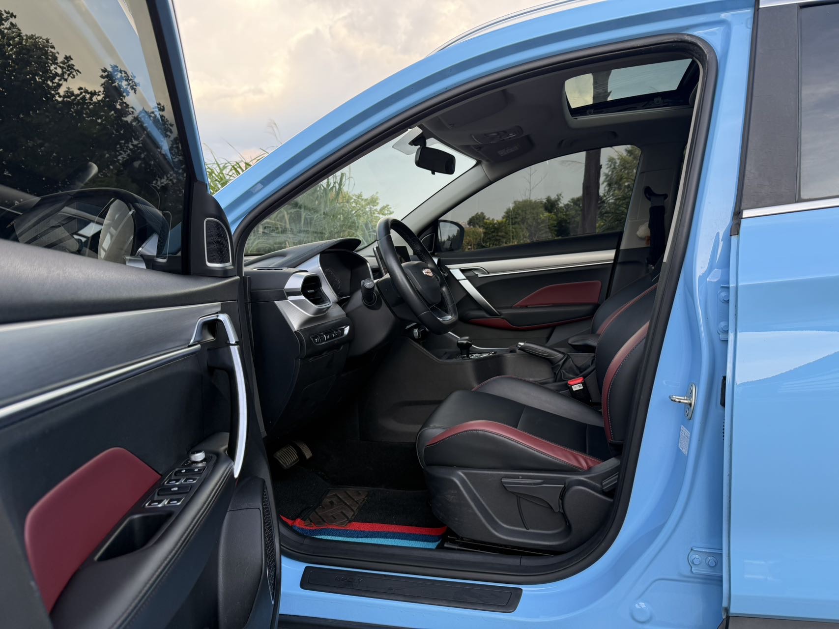 GEELY Coolray 2022 car image #3