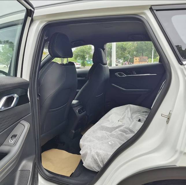 GEELY Coolray 2025 #5 GEELY Coolray 2025 car image #5