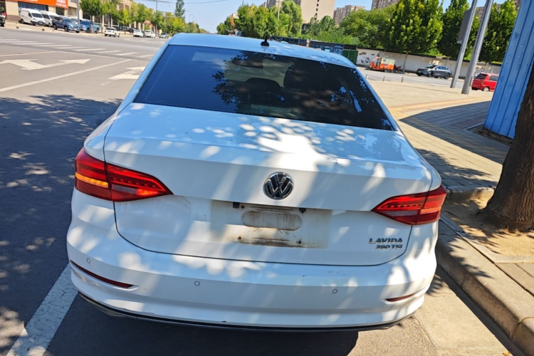 Volkswagen Lavida 2018 car image #6