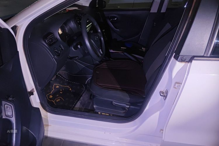 Volkswagen Polo 2018 car image #17