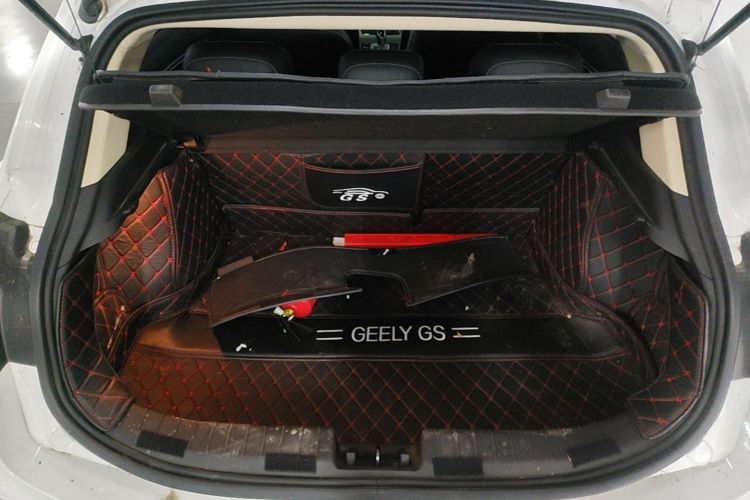 GEELY Emgrand GS 2018 car image #19