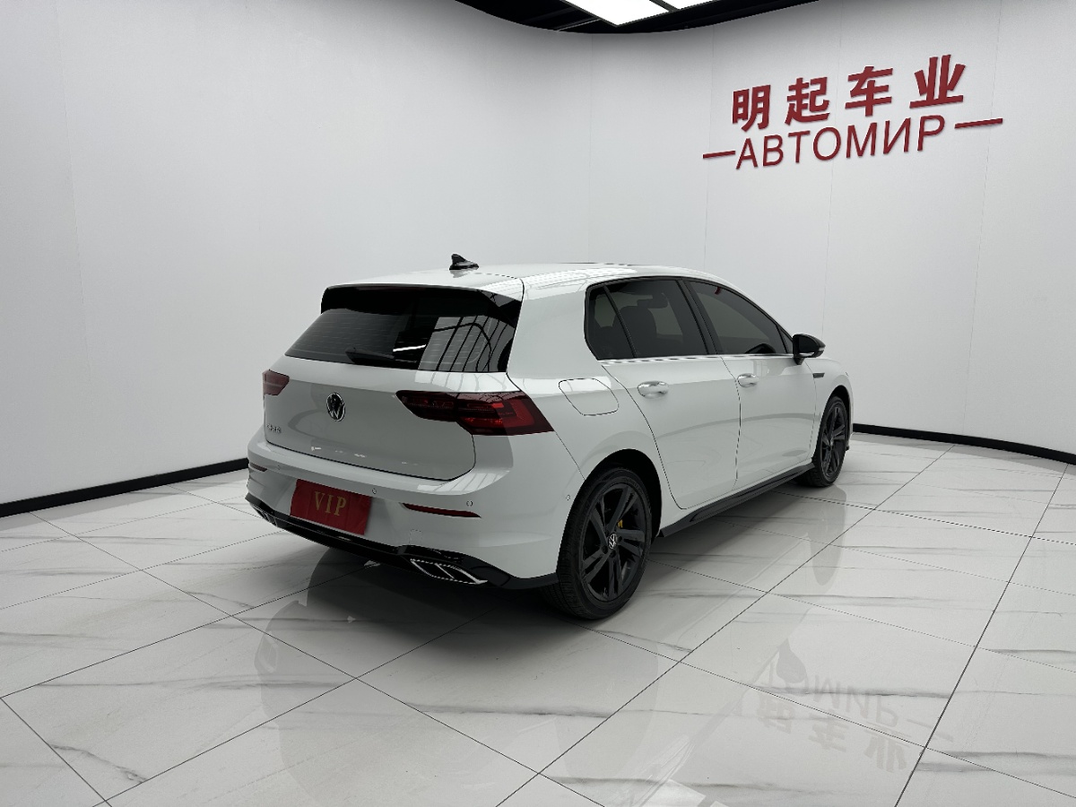 Volkswagen Golf 2024 car image #9