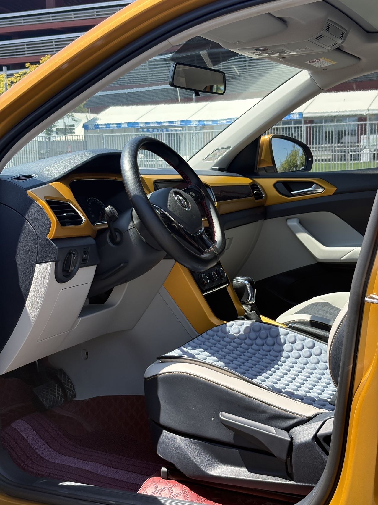 Volkswagen T-Cross 2020 immagine di auto #3