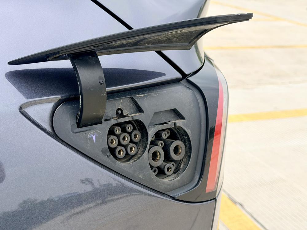 Tesla Model Y 2021 car image #9