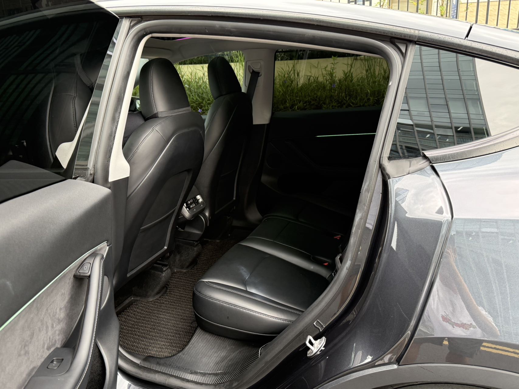 Tesla Model Y 2024 #9 Tesla Model Y 2024 car image #9