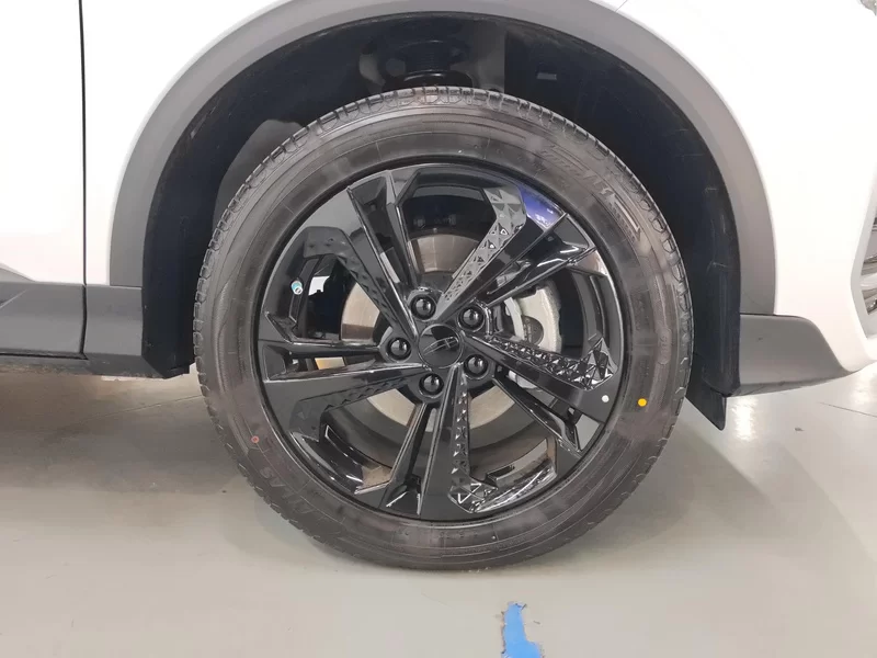 GEELY Coolray 2025 car image #6