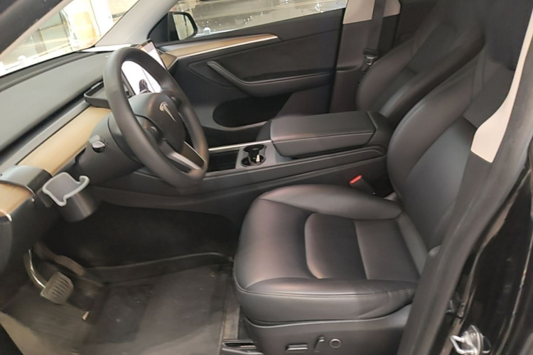 Tesla Model Y 2023 #15 Tesla Model Y 2023 car image #15