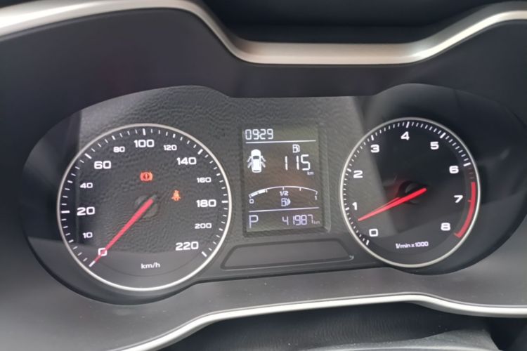 MG ZS 2017 #14 MG ZS 2017 car image #14