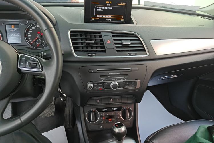 Audi Q3 2019 #13 Audi Q3 2019 car image #13