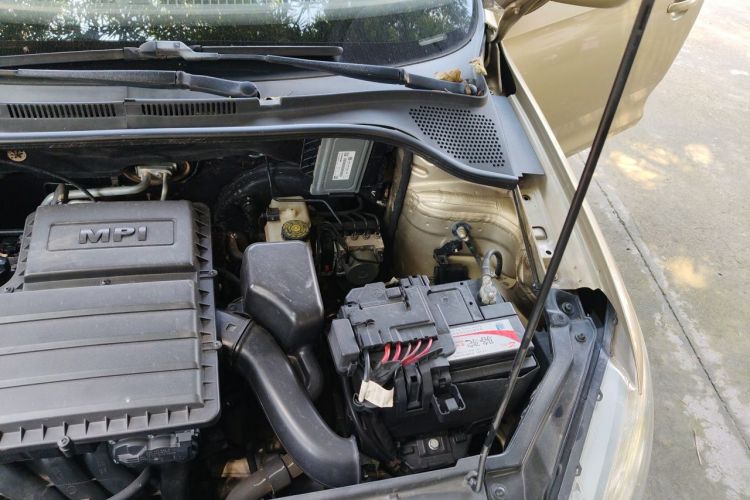 Volkswagen Santana 2015 car image #23