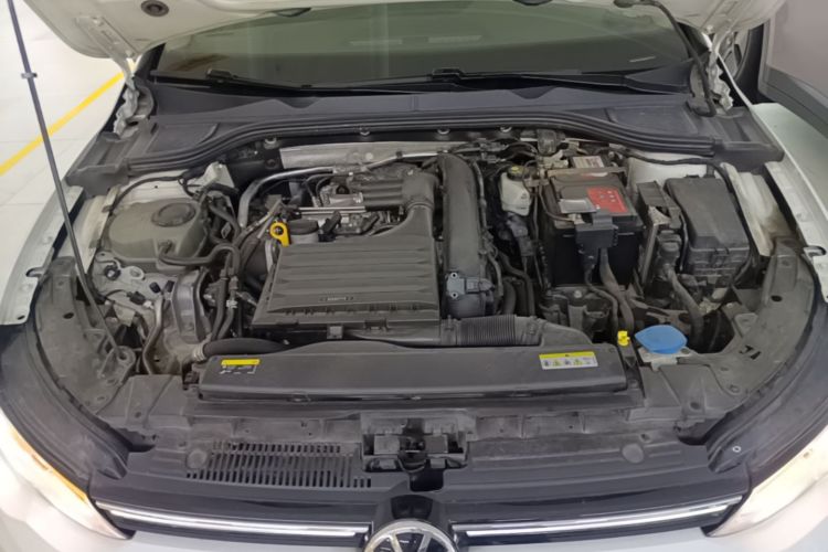 Volkswagen Golf 2021 car image #20