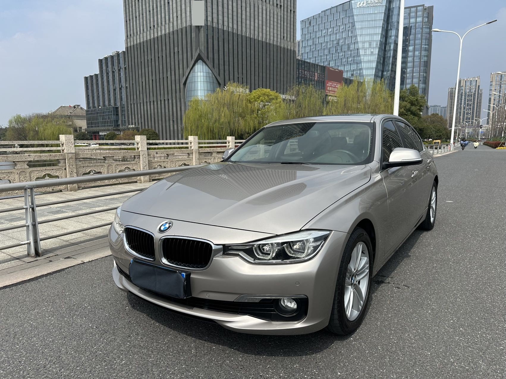 BMW 3 Series 2017 BMW 3 Series 2017 car image