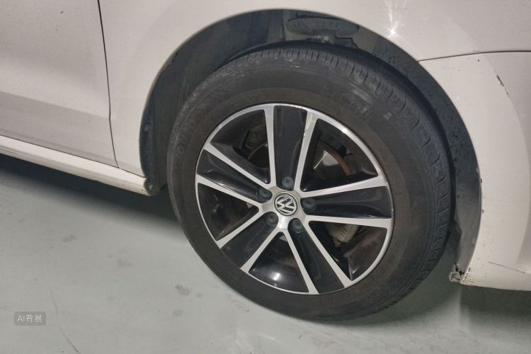Volkswagen Polo 2014 car image #9