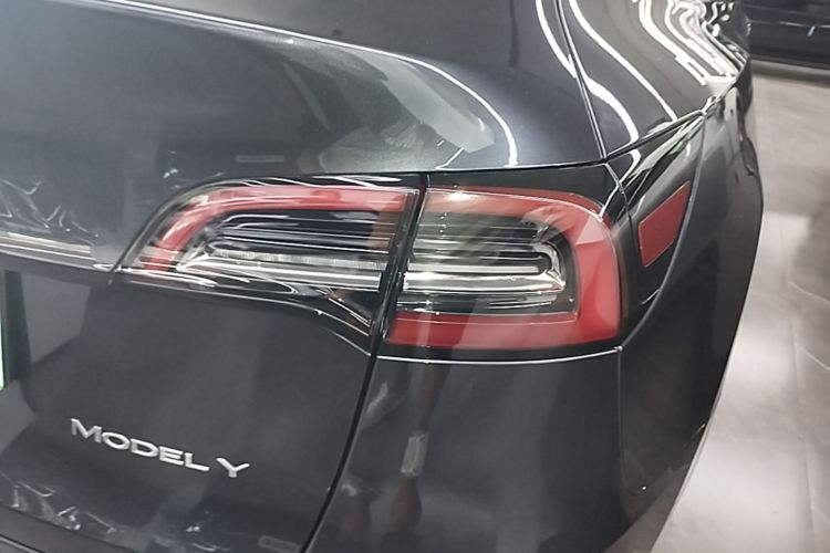 Tesla Model Y 2024 #8 Tesla Model Y 2024 car image #8