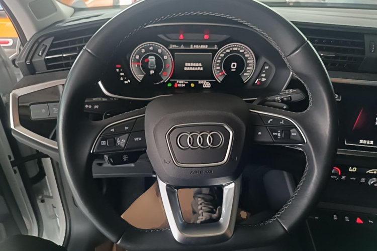 Audi Q3 2022 #11 Audi Q3 2022 car image #11