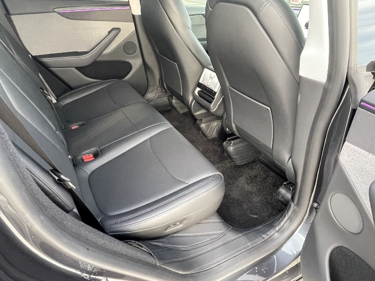 Tesla Model Y 2025 #8 Tesla Model Y 2025 car image #8