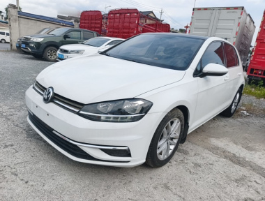 Volkswagen Golf 2018 car image 