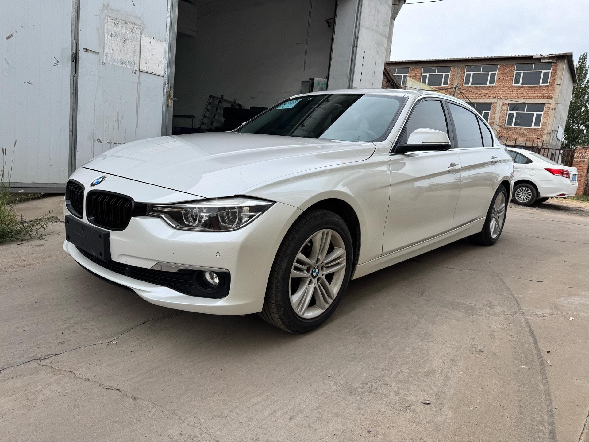 BMW 3 Series 2016 BMW 3 Series 2016 car image