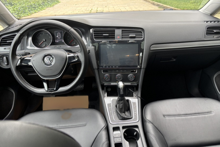 Volkswagen Golf 2015 car image #14