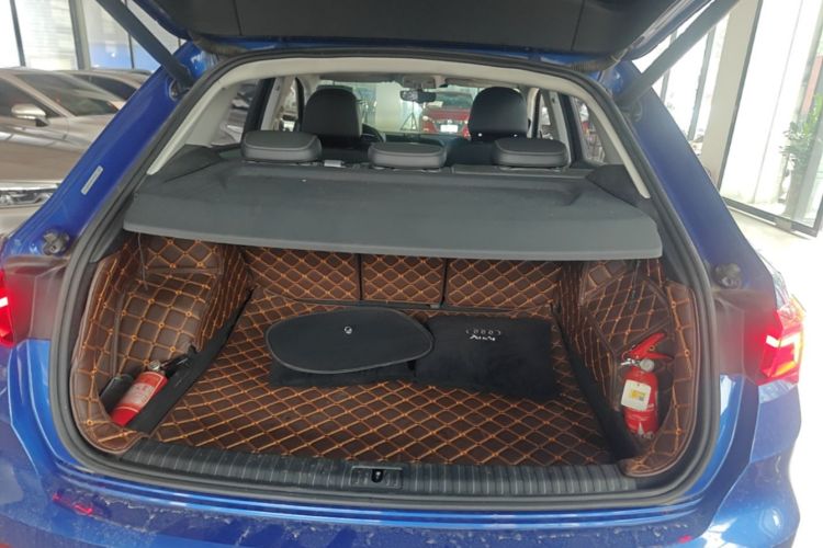 Audi Q3 2020 car image #19