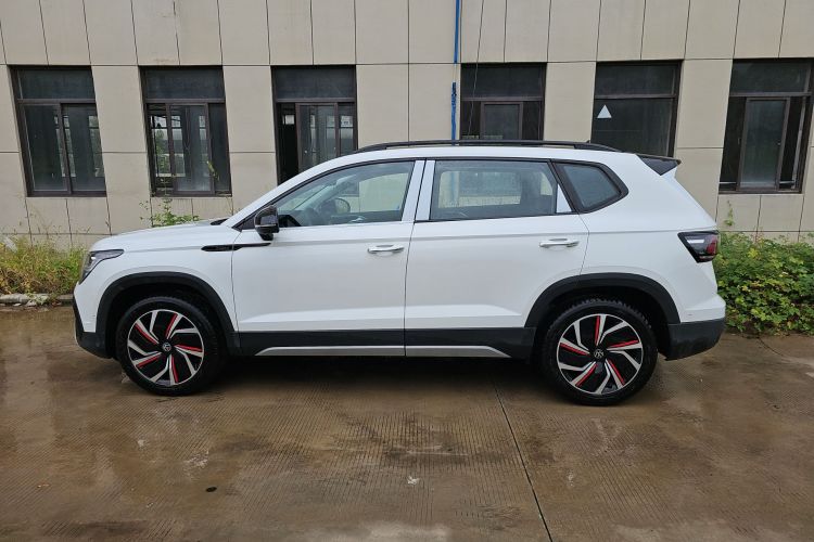 Volkswagen Tharu 2025 car image #6