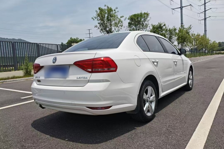 Volkswagen Lavida 2019 car image #7