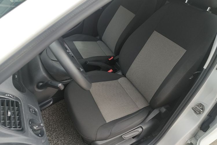 Volkswagen Polo 2018 car image #15