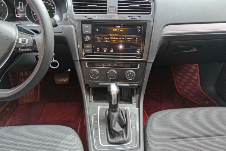 Volkswagen Golf 2019 #13 Volkswagen Golf 2019 car image #13