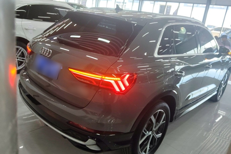 Audi Q3 2024 car image #7