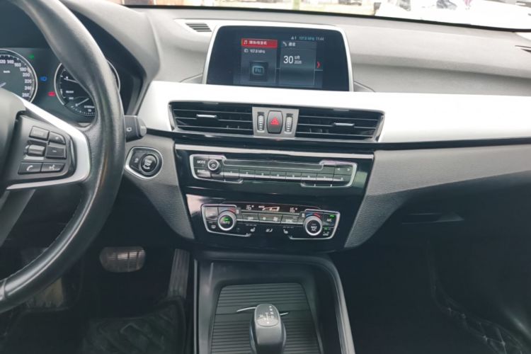 BMW X1 2018 #17 BMW X1 2018 car image #17