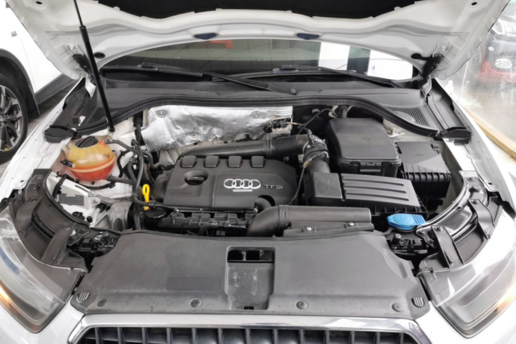 Audi Q3 2015 car image #20
