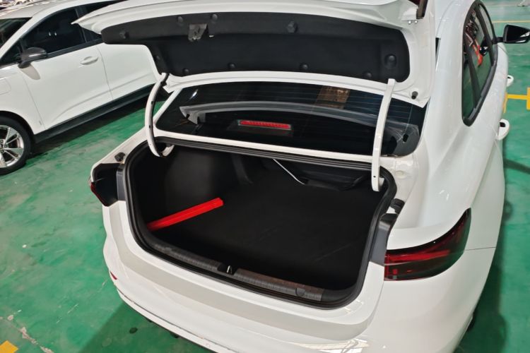 GEELY Emgrand 2025 car image #19