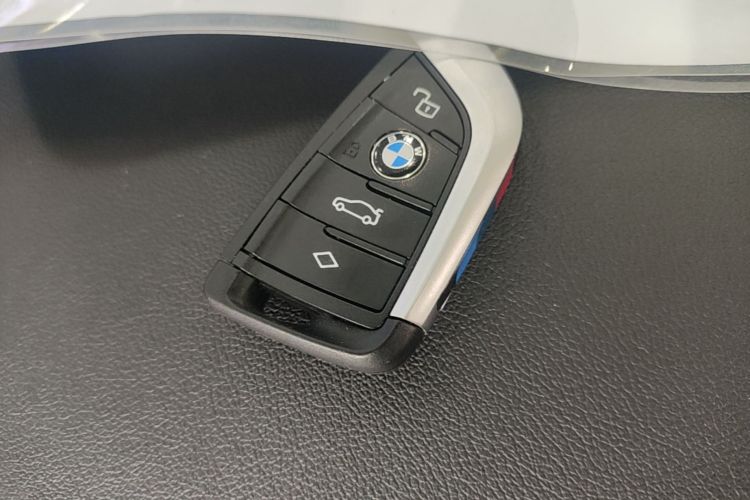 BMW 3 Series 2021 #14 BMW 3 Series 2021 car image #14