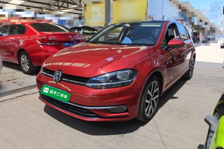 Volkswagen Golf 2019 car image #2