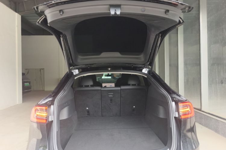 Tesla Model Y 2023 #19 Tesla Model Y 2023 car image #19