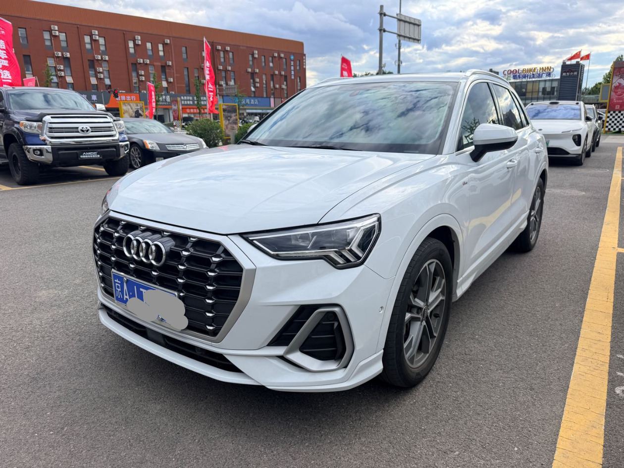 Audi Q3 2022 Audi Q3 2022 car image