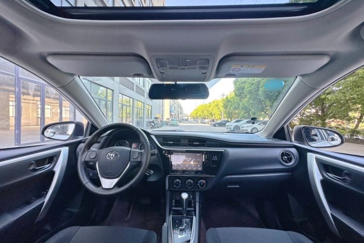 Toyota Corolla 2017 car image #13