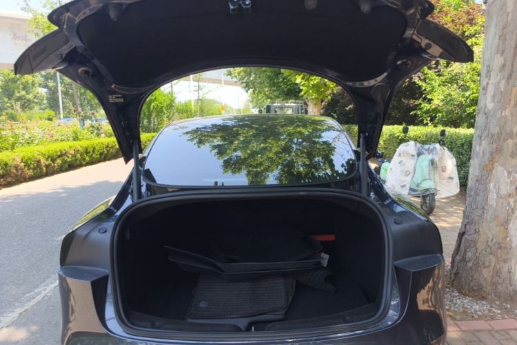Tesla Model 3 2024 car image #19