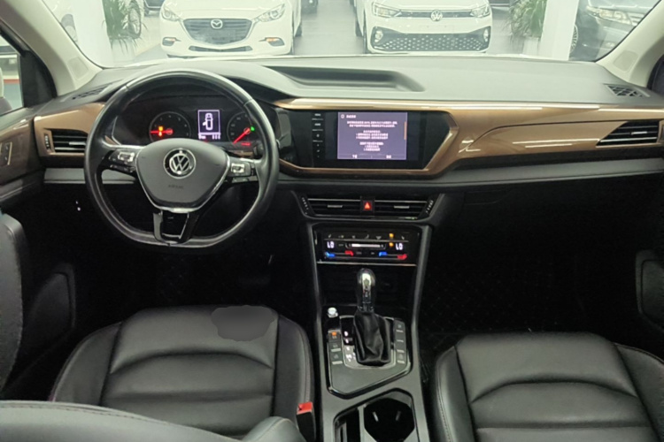 Volkswagen Tharu 2021 #10 Volkswagen Tharu 2021 car image #10