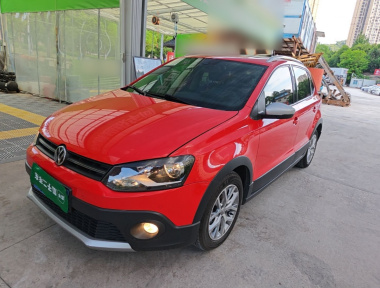 Volkswagen Polo 2015 car image 