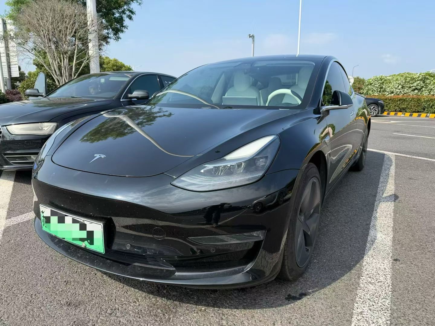 Tesla Model 3 2020 car image 
