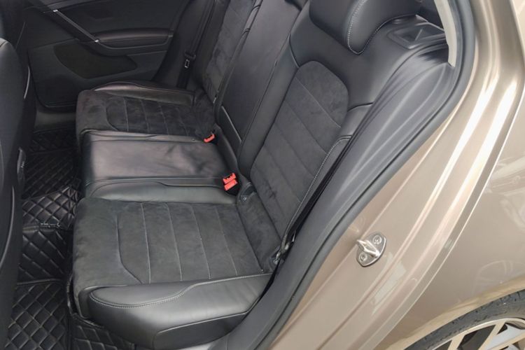 Volkswagen Golf 2018 car image #17