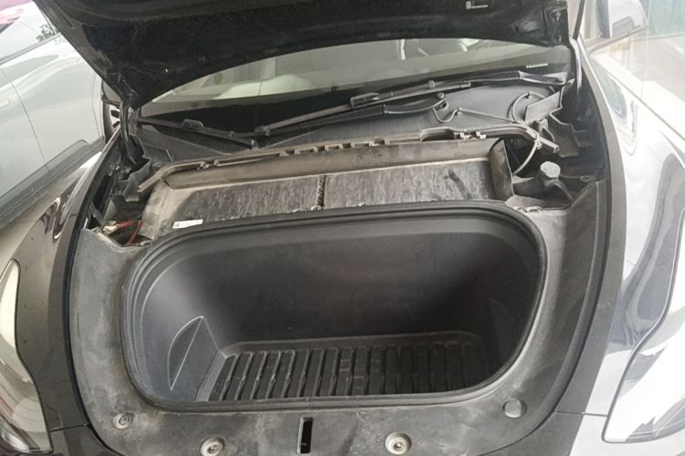 Tesla Model Y 2022 car image #20