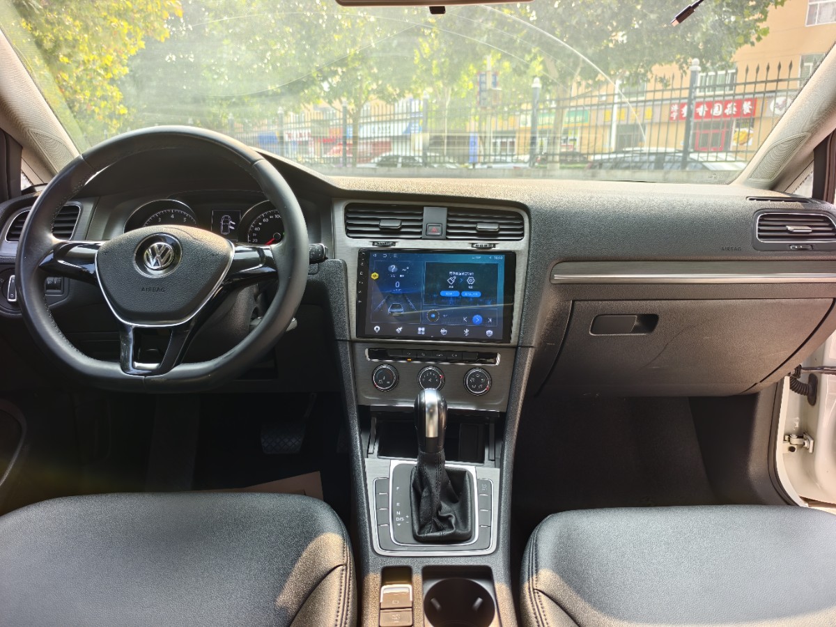 Volkswagen Golf 2015 car image #4