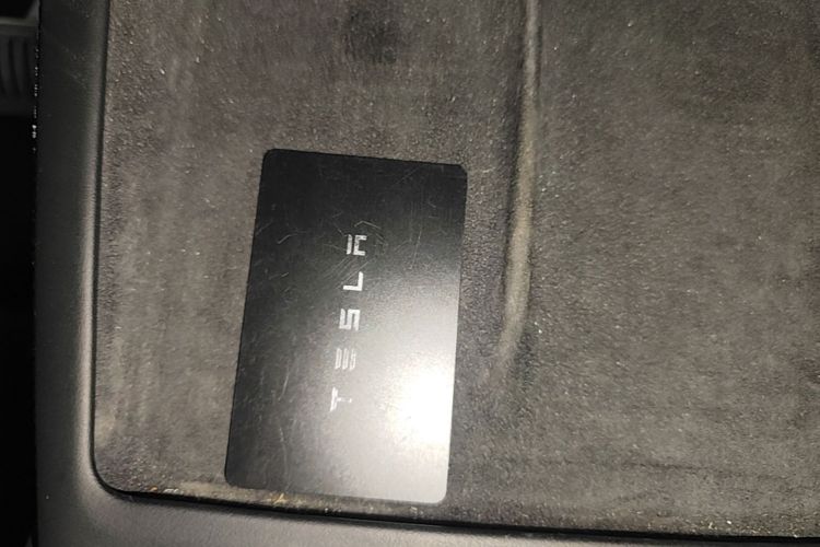 Tesla Model 3 2024 car image #9